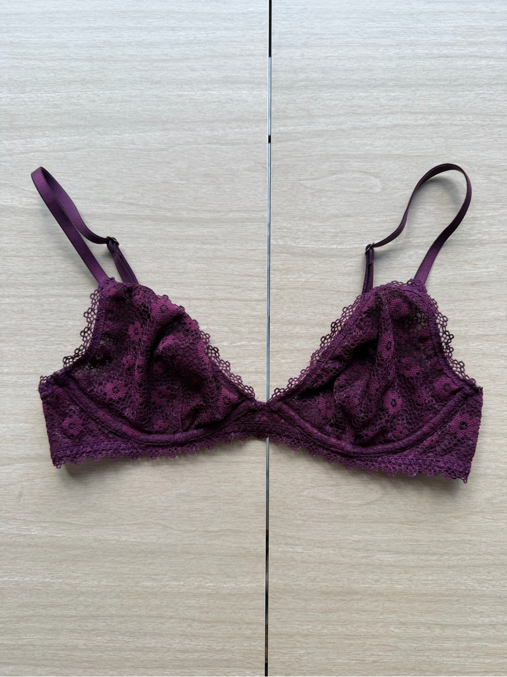 Victoria's Secret Plum Lace Underwire Bralette S